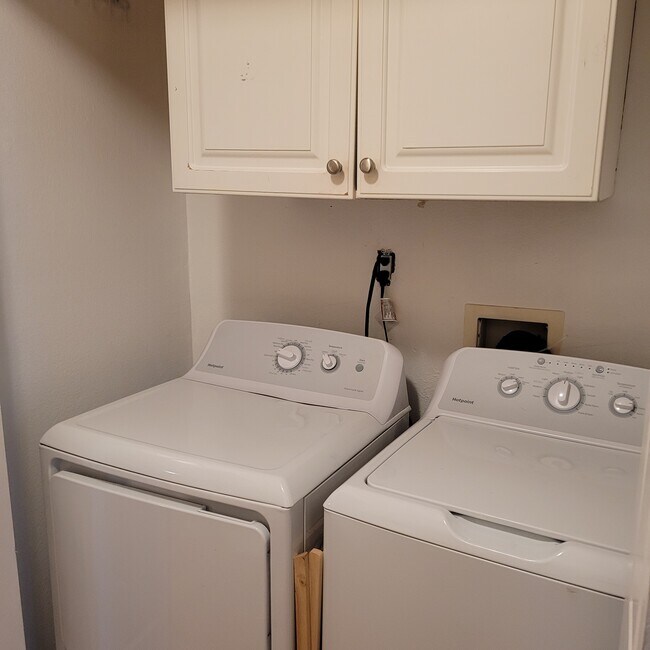 Building Photo - 205 Woodland Pkwy