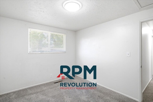 Building Photo - Stunning 3 Bedroom House near Hill Air Force Base!