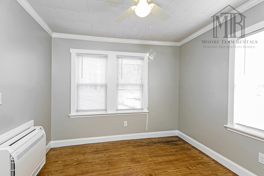 Building Photo - 177 Half Circle Ln