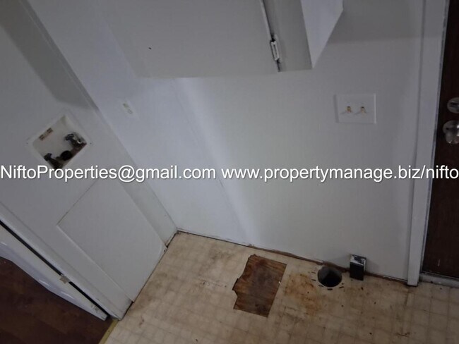 Building Photo - 5636 Aenon Ln