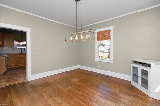 Building Photo - 4610 Newport Ave