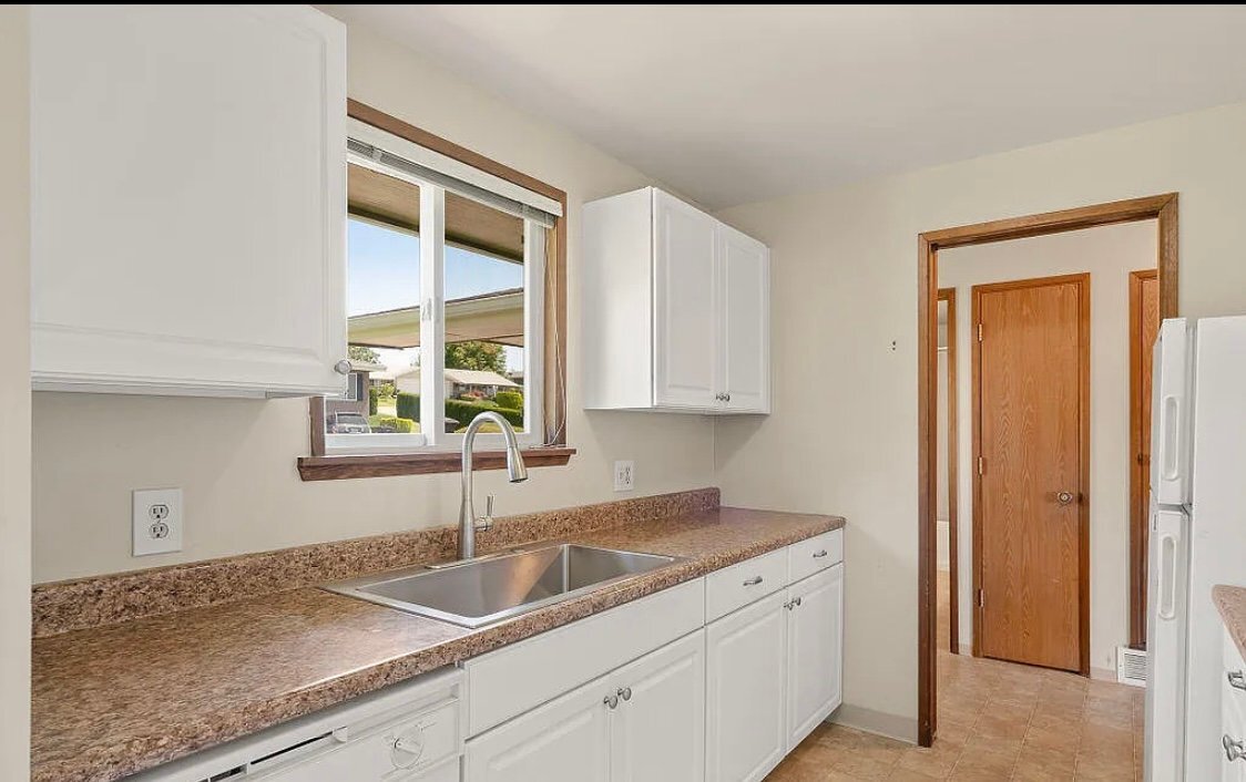 Building Photo - 206 N 72nd Ave
