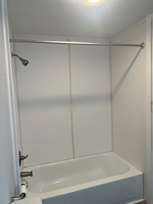 Building Photo - 2bed Rural Mobile Home