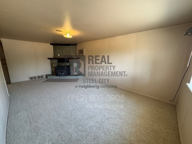 Building Photo - 2401 Overton Rd