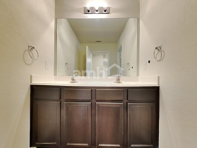 Building Photo - 7931 Bluewater Cove