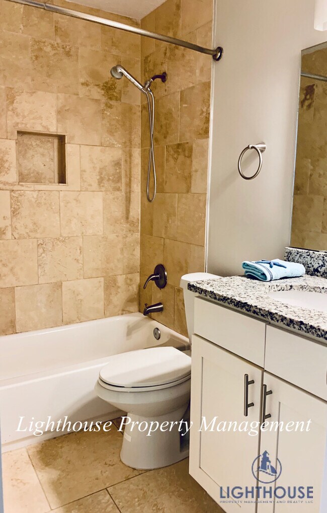 Building Photo - Renovated 2 Bedroom Townhome Just 8 Blocks From The Beach