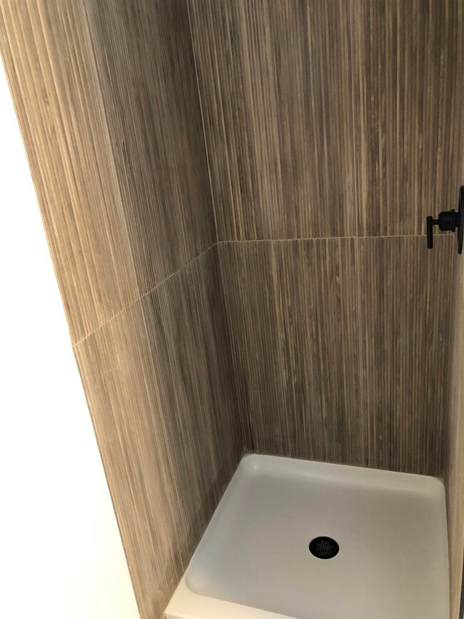 Building Photo - 77 Sewalls Falls Rd