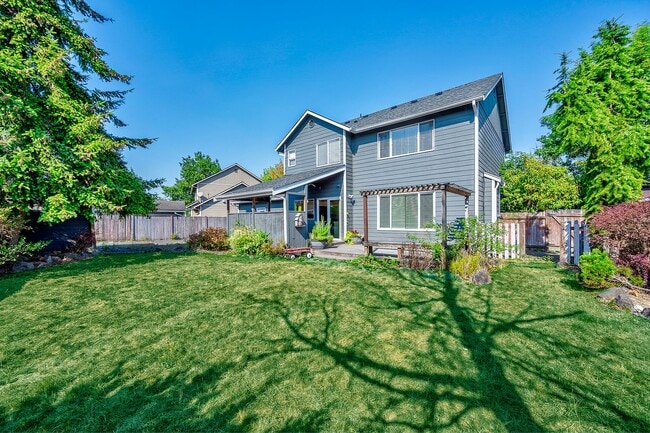 Building Photo - Monroe two story, three bed, two and half ...