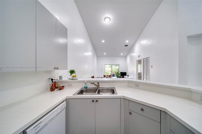 Building Photo - 3243 NE 11th Dr