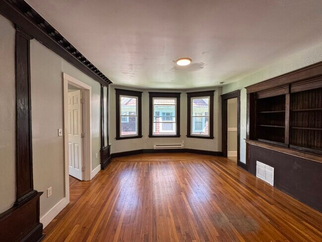 Building Photo - 31 Blake St