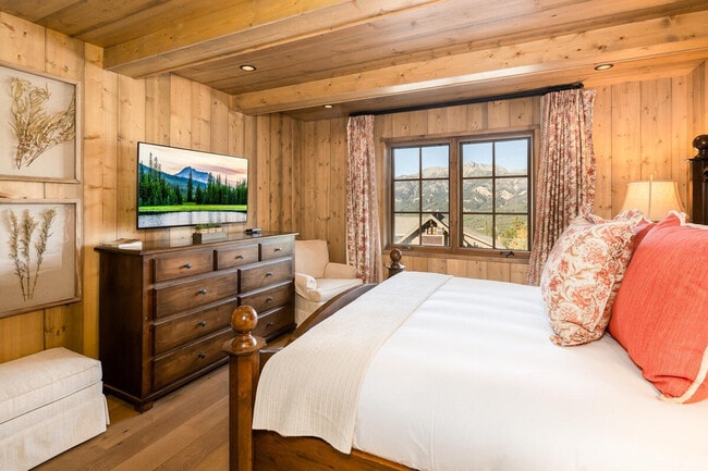 Building Photo - 5 Bandit Way