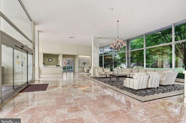 concierge - 4201 Cathedral Ave NW