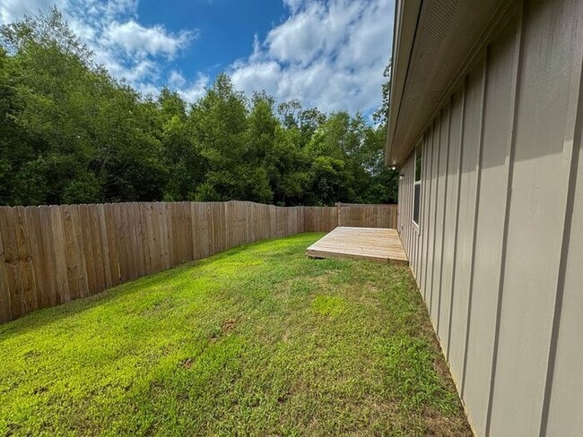 Building Photo - 3 Bedroom 2 Bath Newly Construction in Whi...