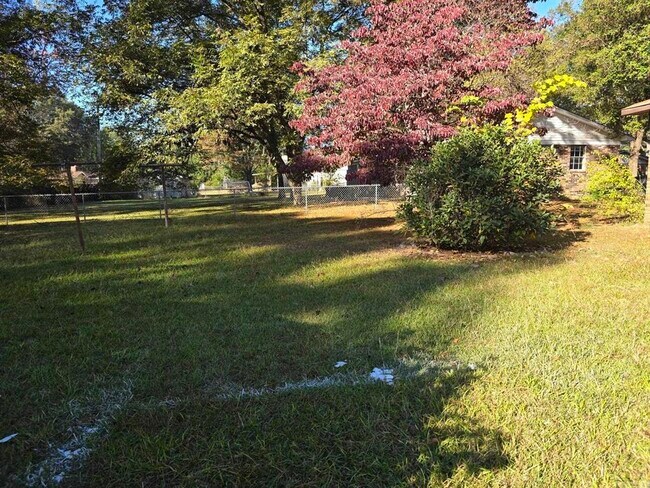 Building Photo - 3 Apache Dr