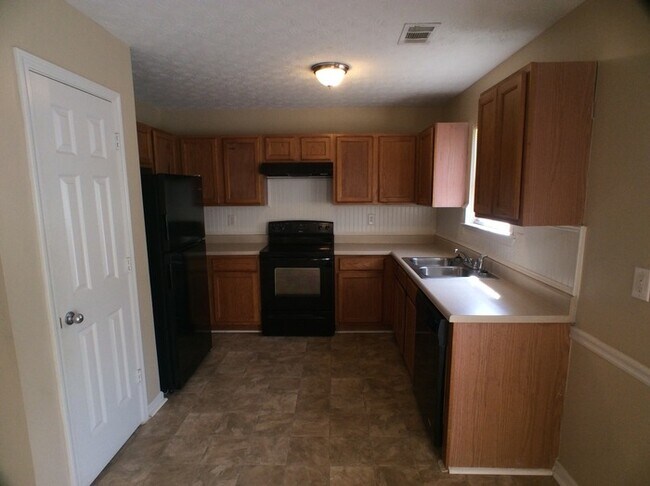 Building Photo - Very Nice 3 Bedroom Home located in Jackson!