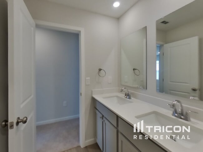 Building Photo - 68 Brazil Nut Cir