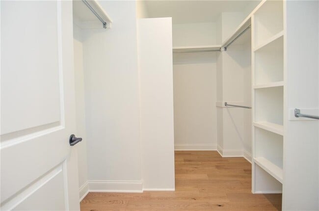 Building Photo - 3963 Enclave Wy