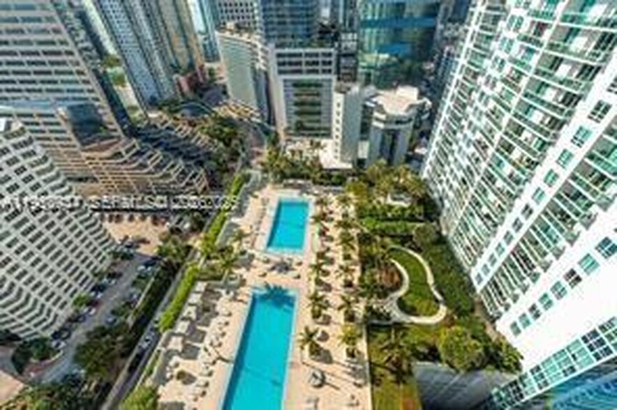 Building Photo - 950 Brickell Bay Dr