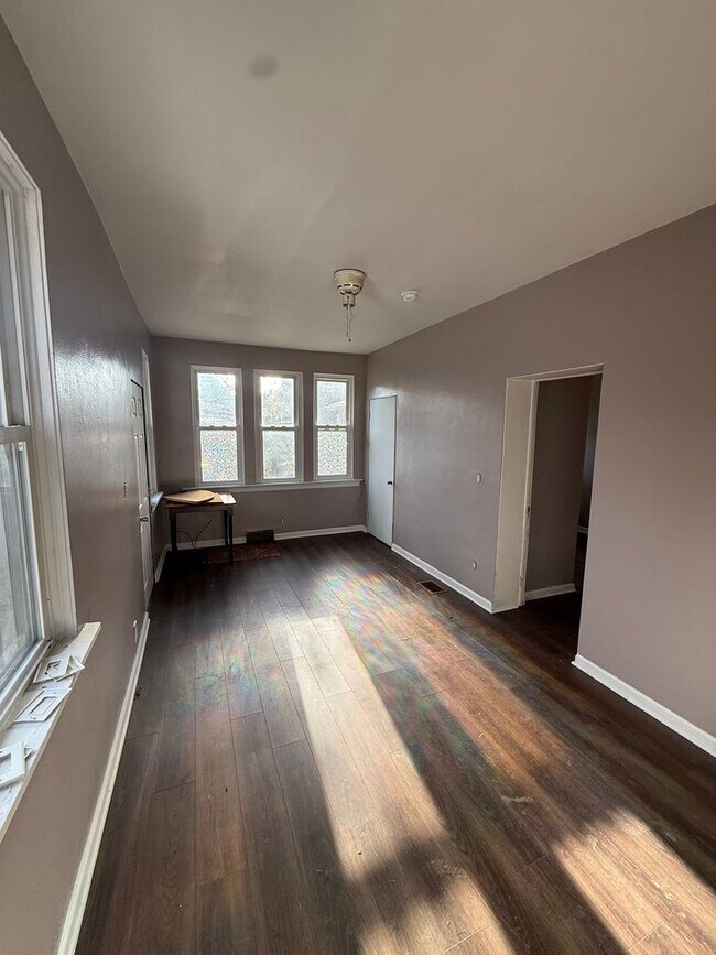 Building Photo - 260-262 Freeport Road