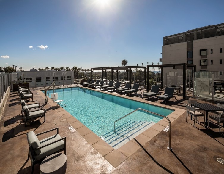 Pierside South apartments — community photo - Pierside South