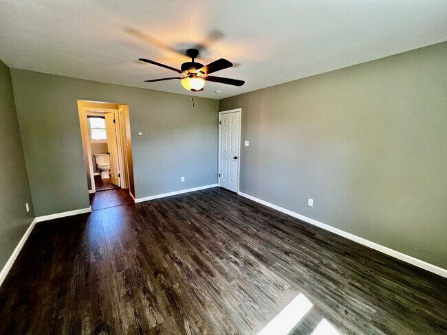 Building Photo - Charming Home in Ocean Lakes Community