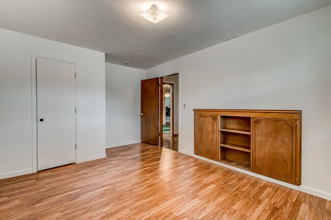 bedroom 1 - 27 Summit Cir