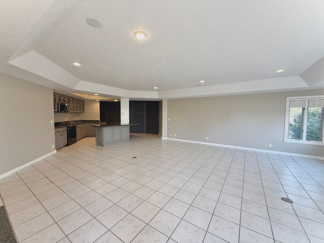 Building Photo - Garden Level in Luxury Home Available Now