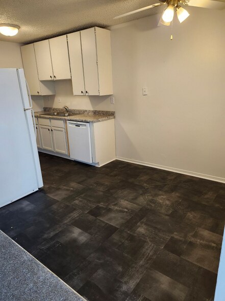 Building Photo - 911 Garfield St