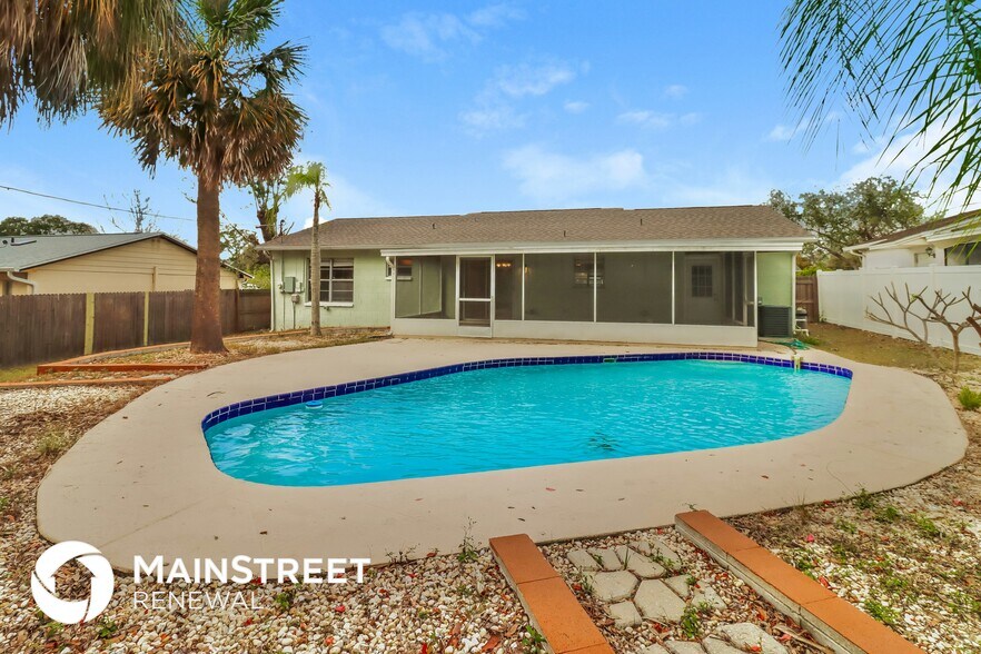 Building Photo - 2258 Village Ct