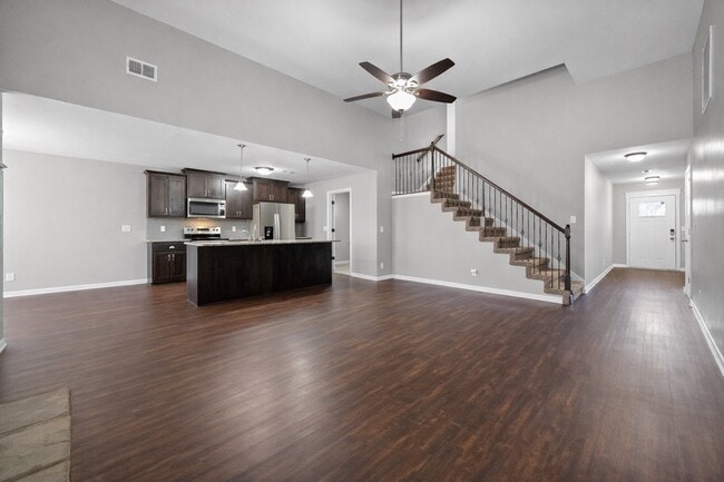 Building Photo - 1676 Putnam Dr