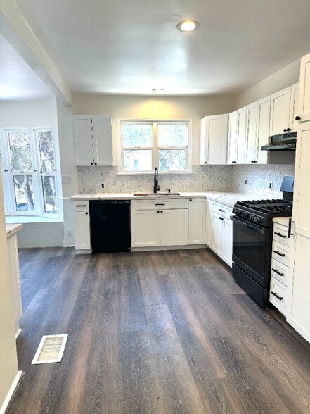 Building Photo - 5351 Packard St