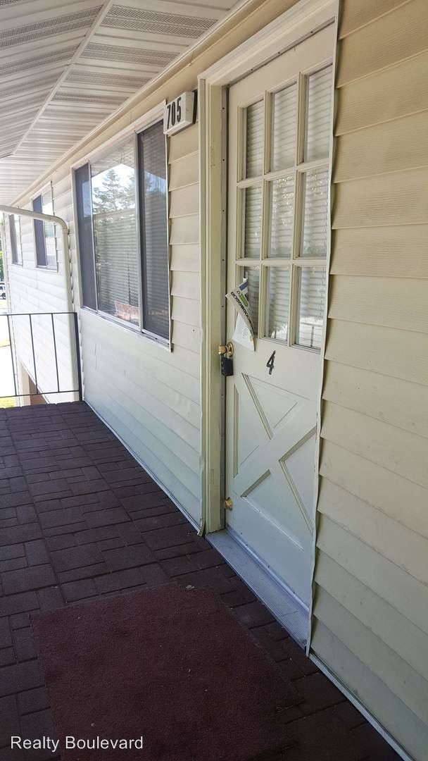 Building Photo - 2 br, 1 bath House - 705 Jamaica #4