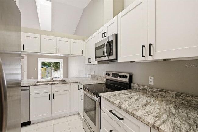 Building Photo - 406 S Bayview Blvd
