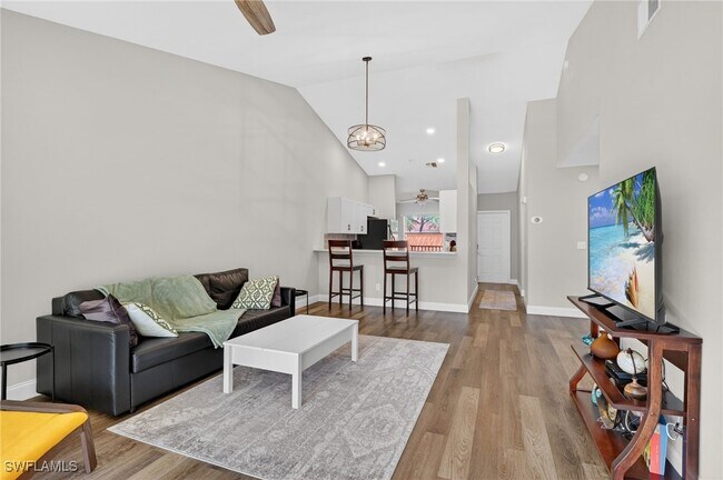 Building Photo - 209 Robin Hood Cir