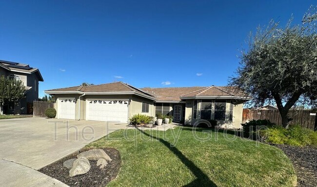 Primary Photo - 540 W Birch Ct