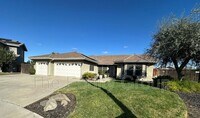 Building Photo - 540 W Birch Ct