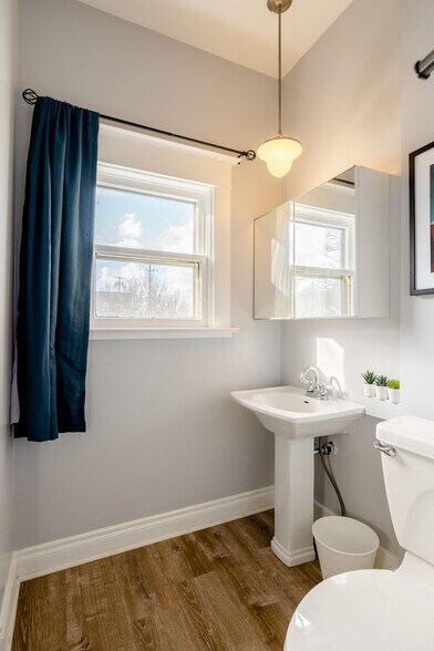 Building Photo - 4004 SE Division St