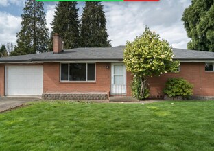 Building Photo - $500 move-in incentive! Awesome 3-bdrm/2-bath duplex in heart of Hillsboro—Laundry hook ups, atta...