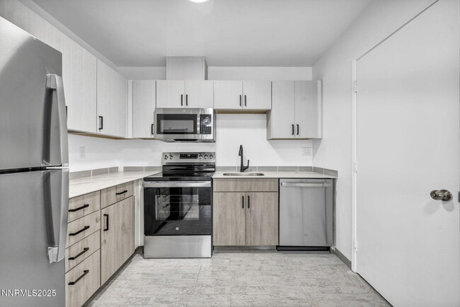 Building Photo - 1642 York Wy