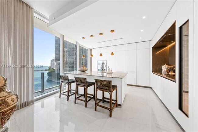 Building Photo - 300 Biscayne Blvd Way