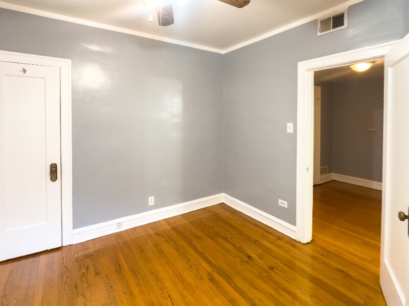 Building Photo - 8305 S Ashland Ave