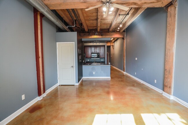 Building Photo - 815 Porter St