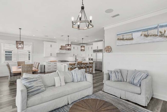 Building Photo - 157 S Arnold Rd