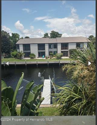 Building Photo - 200 Meres Blvd