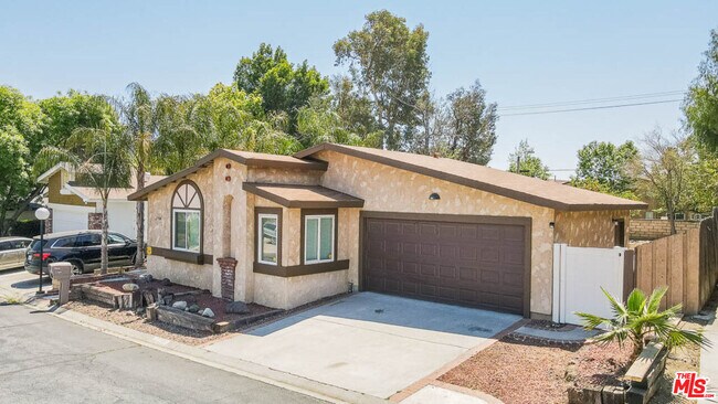 Building Photo - 27584 Onyx Ln