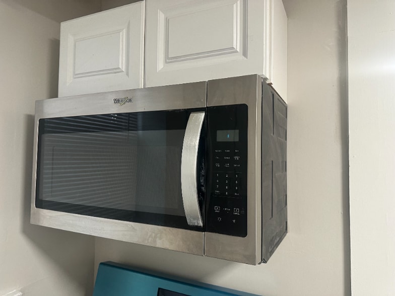 Building Photo - 9 Bentley Ave