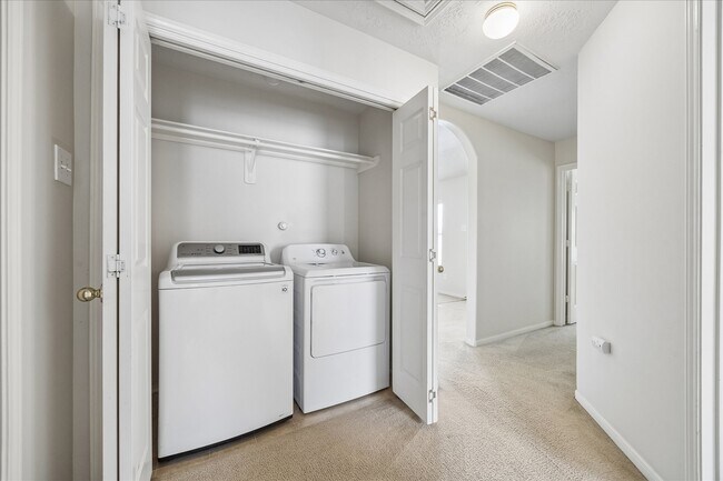 Building Photo - 8022 Indian Desert Dr