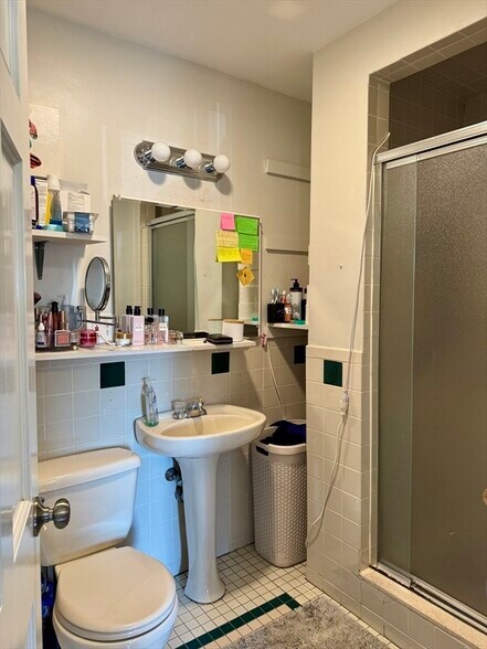 Building Photo - 116 Marginal St