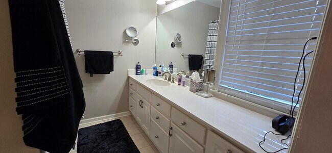 Building Photo - 289 Ashbrook Dr