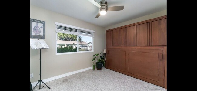 Building Photo - Single story 3 bedroom home with large floorplan and a backyard made for entertaining